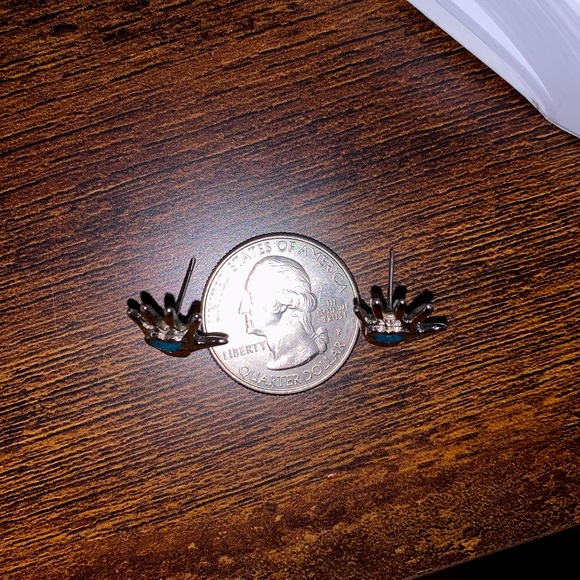 Turquoise Heart Hand Studs - Picture 5 of 5